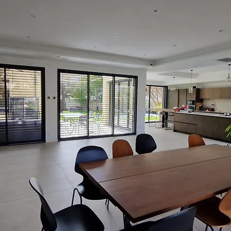 Grande Moderne Arbre Blanc Villa