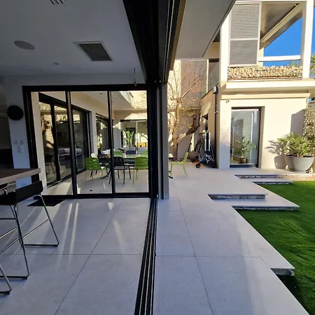 Willa Grande Moderne Arbre Blanc